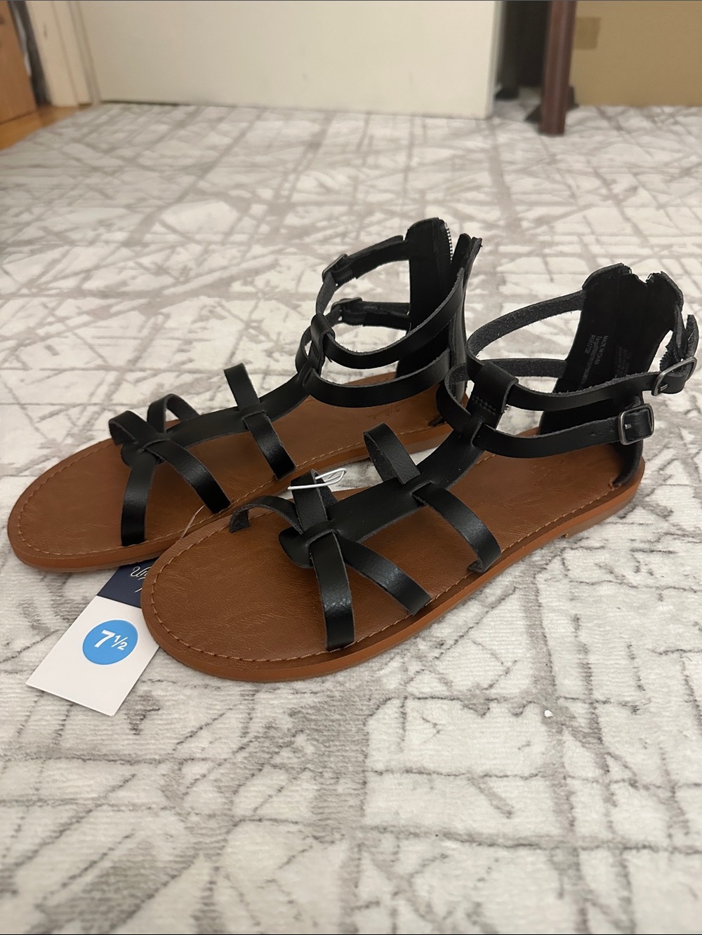Universal Thread Black Multi-Strap Ankle Gladiator Sandals